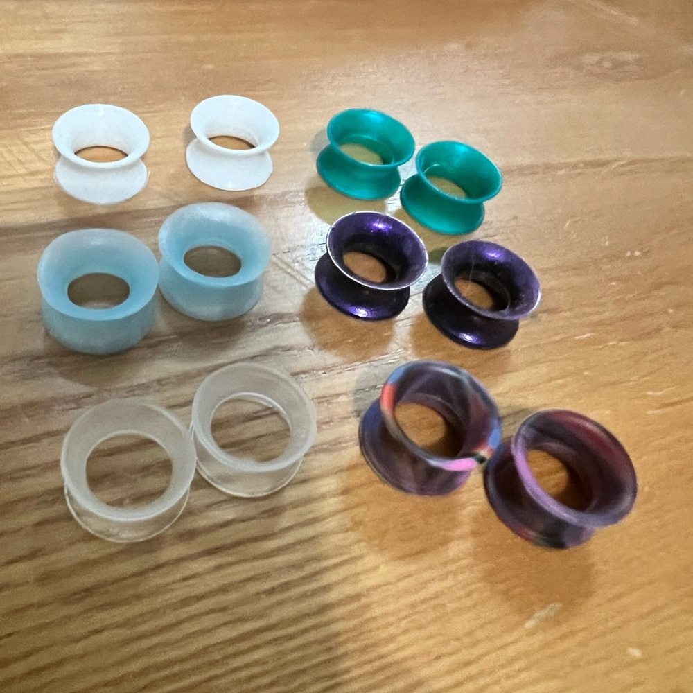 Bundle Of 6 Stretch 1/2” Tunnels - image 1